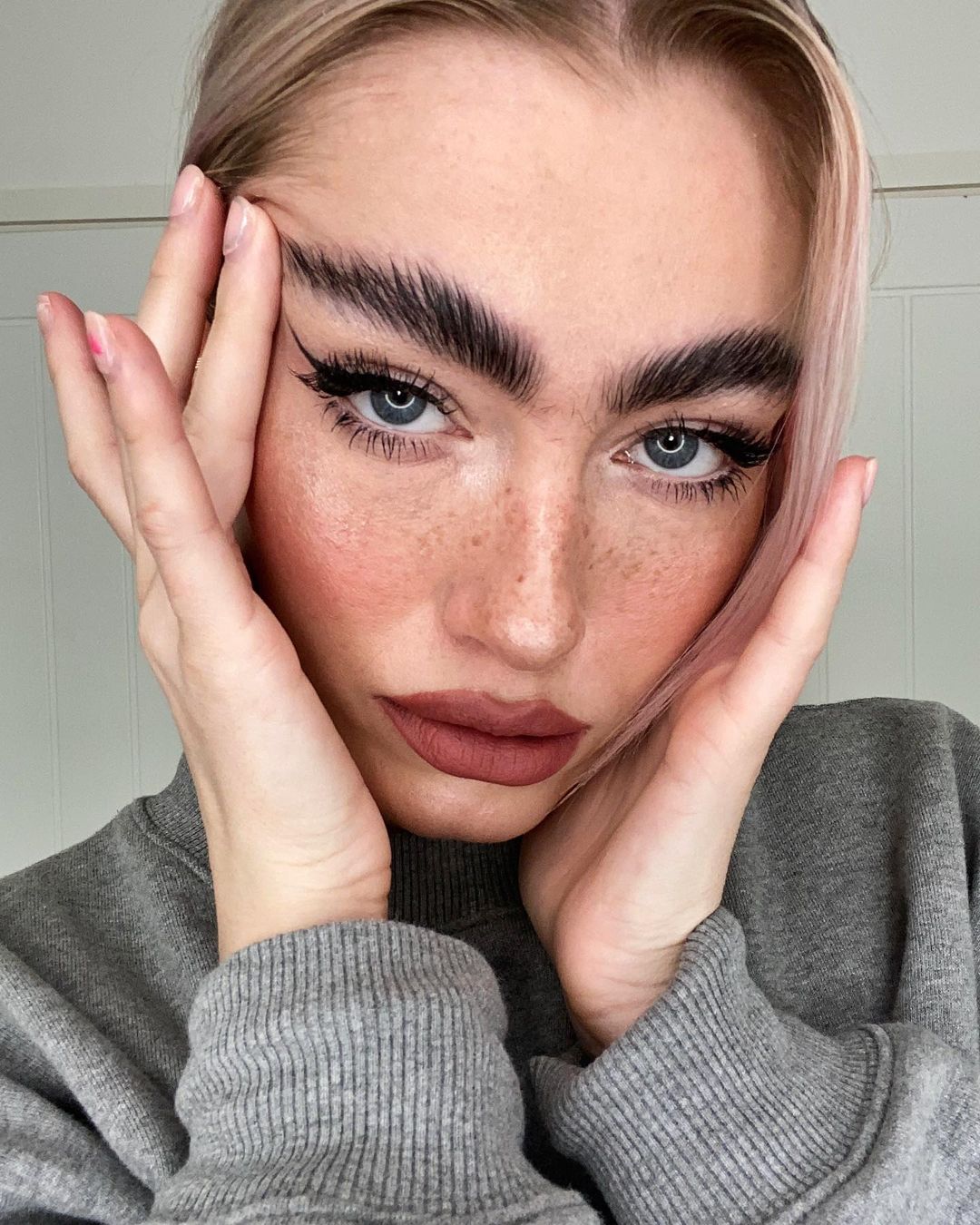 ude af drift lærken Begyndelsen Eyebrow Lamination: Everything You Need To Know About The Treatment That  Gives You Naturally Fluffy Brows | Harper's Bazaar Arabia