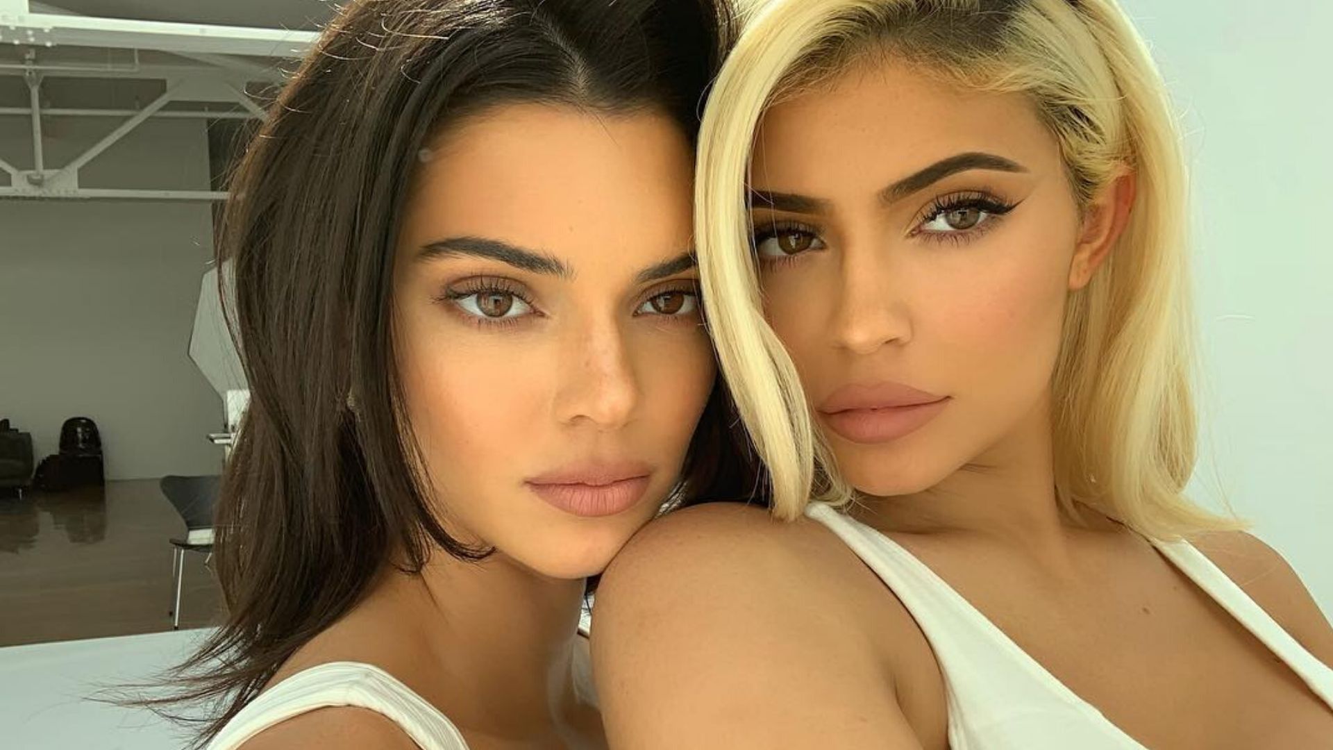 A Kendall X Kylie Cosmetics Collection Has Just Been Announced | Harper'S  Bazaar Arabia
