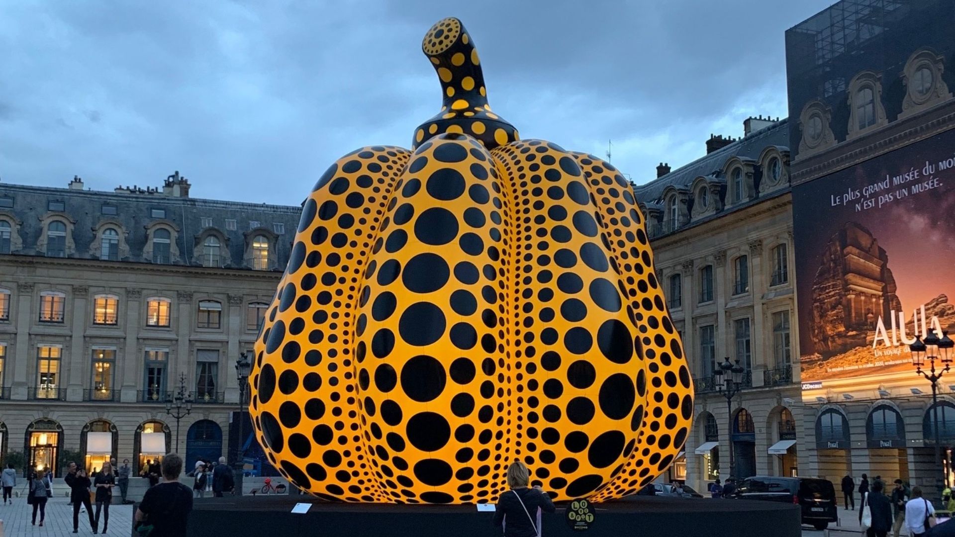 Yayoi Kusama's giant pumpkin kicks off FIAC week in Paris