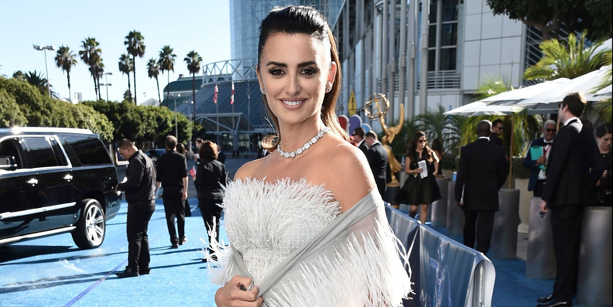 Penelope Cruz's Chanel Couture Gown Took Nearly 300 Hours To Embroider