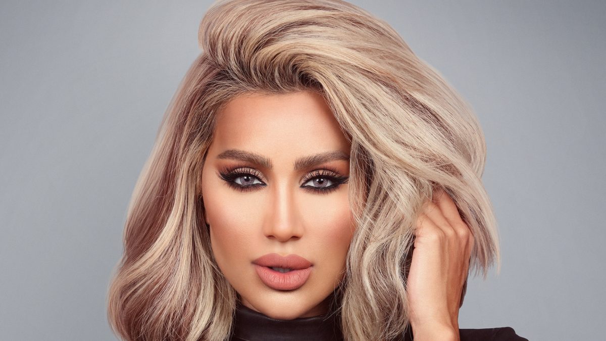 Ideelt ugyldig Låse Maya Diab Just Landed A Huge Beauty Campaign | Harper's Bazaar Arabia