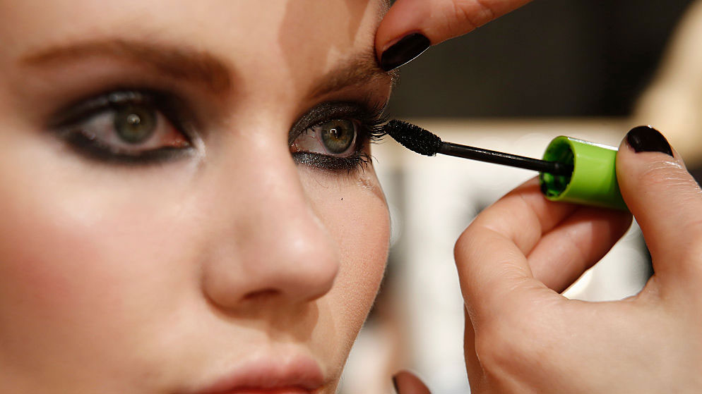 Why Your Mascara Keeps Sliding And Smudging Under | Harper's Bazaar Arabia