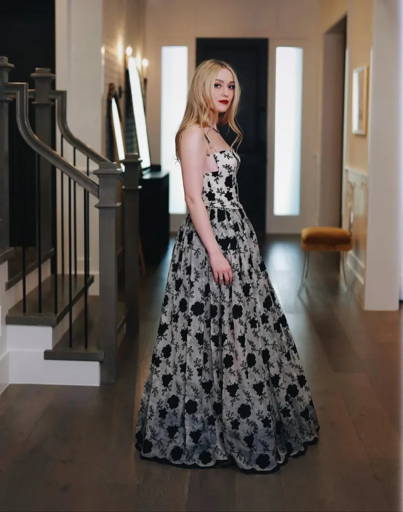 Image Courtesy of Instagram /@dakotafanning