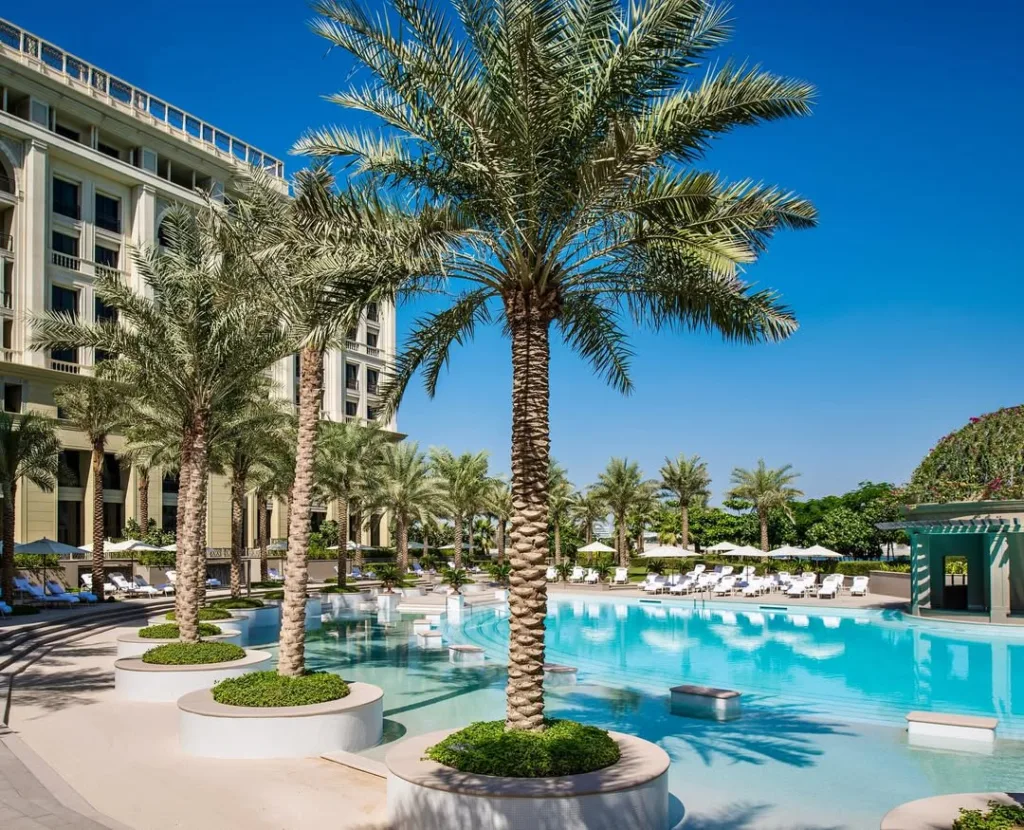 palazzo versace hotel pool