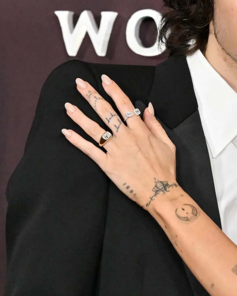 miley cyrus engagement ring